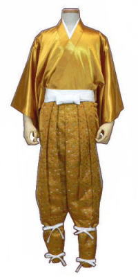 半着（サテン金）￥お問合せ／袴M004（金）￥30,240～